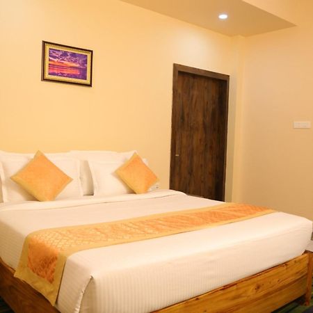 Goroomgo Silicon Residency Puri Near Sea Beach & Temple - Luxurious Room - Lift And Parking Facilities - Best Seller 外观 照片